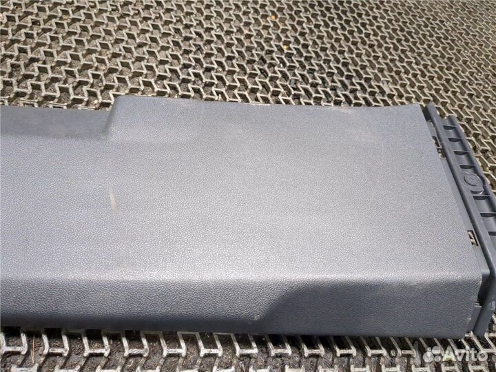 Обшивка стойки Volkswagen Tiguan, 2019