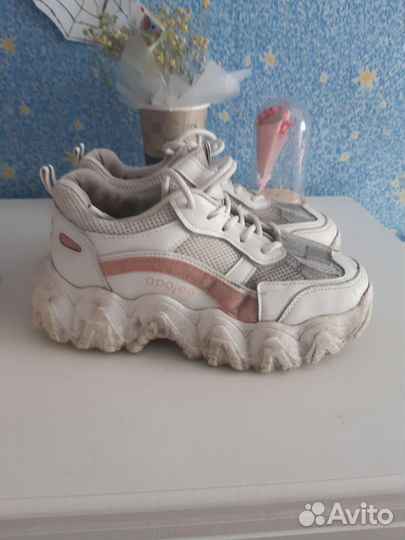 Кроссовки для девочки