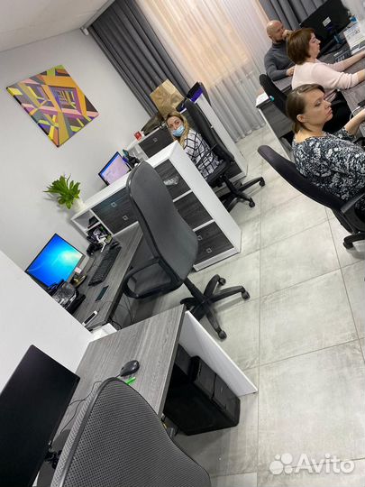 Офисный стол для персонала