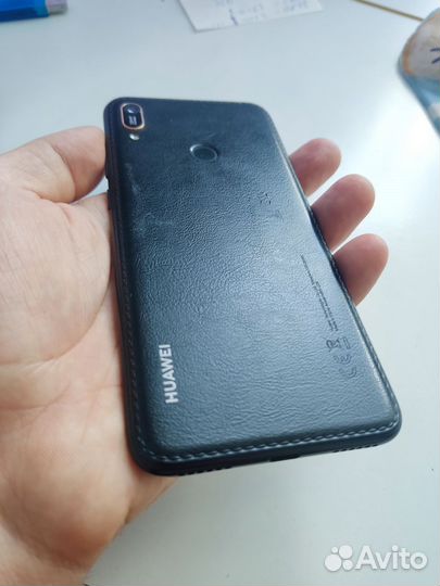 HUAWEI Y6 (2019), 2/32 ГБ