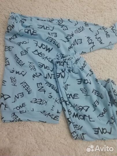 Спортивный костюм женский