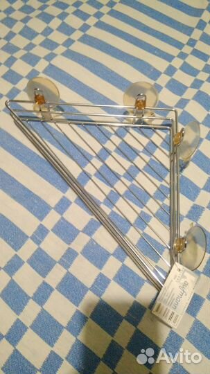 Полка угловая на присосках новая