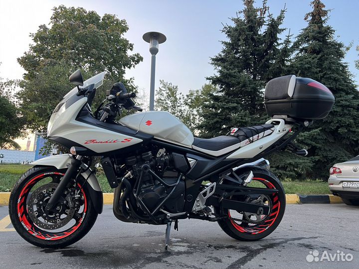 Мотоцикл Сузуки gsf650sa 2011г.в