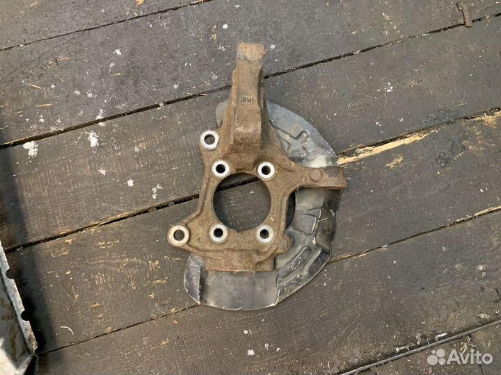 Volvo xc90 кулак передний цапфа