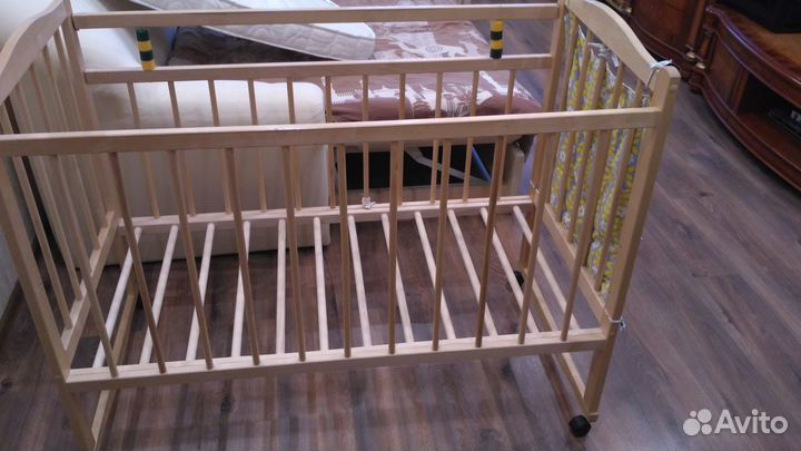 Детская кроватка с матрасом
