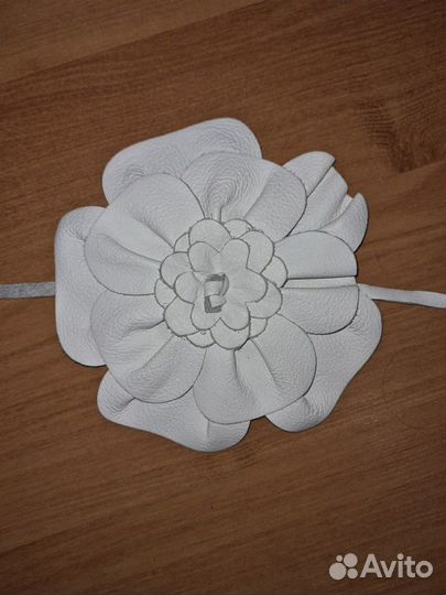 Пояс с цветком. Брошь. Кожаный цветок. Подарок