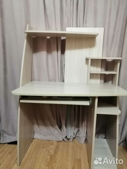 Продам компьютерный стол