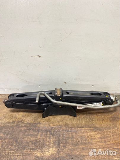 Домкрат Renault Logan 2 седан K7M 2019