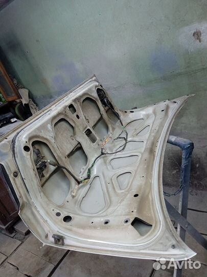 Крышка багажника тойота корона бочка