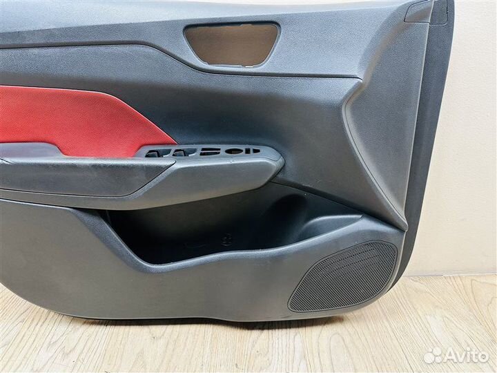 Обшивка двери передняя левая Hyundai Solaris 2