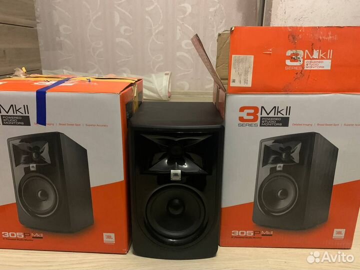 Полочная акустическая система JBL 305P MkII (Пара)