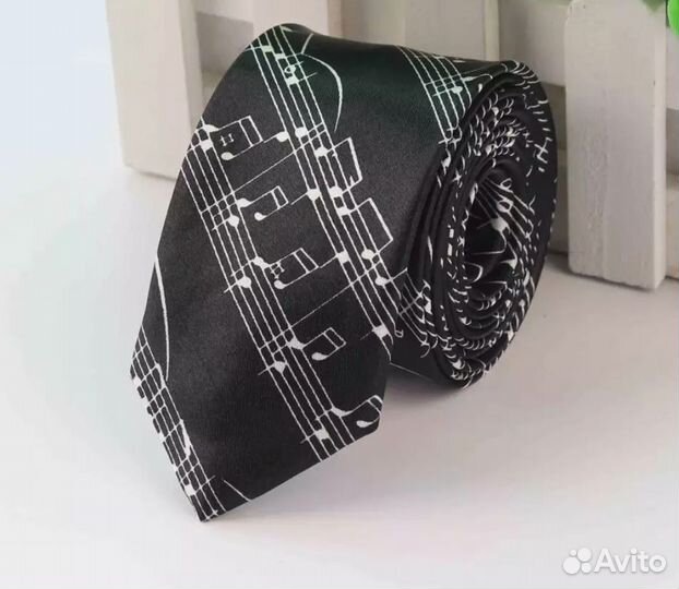 Галстук с нотами