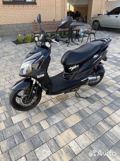Скутер SYM Jet4 R Naked 50