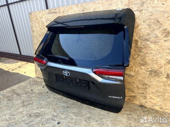 Задняя дверь багажника 2018- Toyota Rav4 XA50