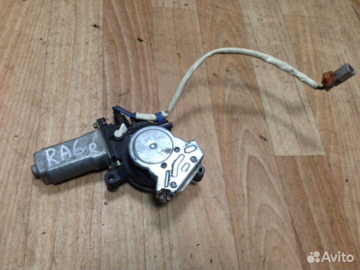 Мотор стеклоподьемника Honda Odyssey RA6 задний пр