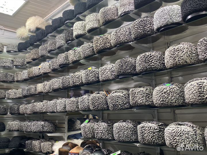 Папахи ушанки каракулевые антика