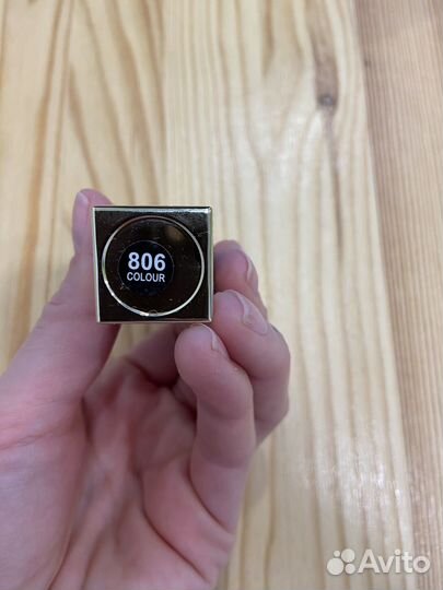 Помада kiss kylie