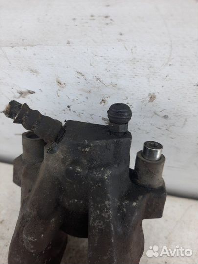 Суппорт тормозной задний левый Mercedes-Benz