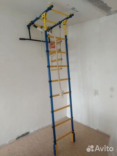Детская шведская стенка с турником