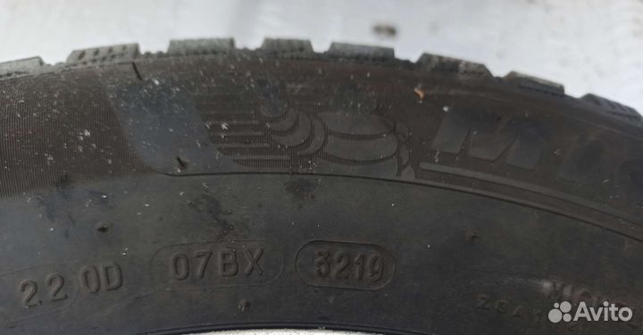 Michelin X-Ice North 4 215/65 R16 102T
