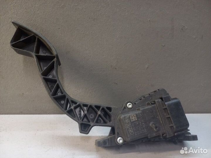 Педаль газа Ford Focus 2