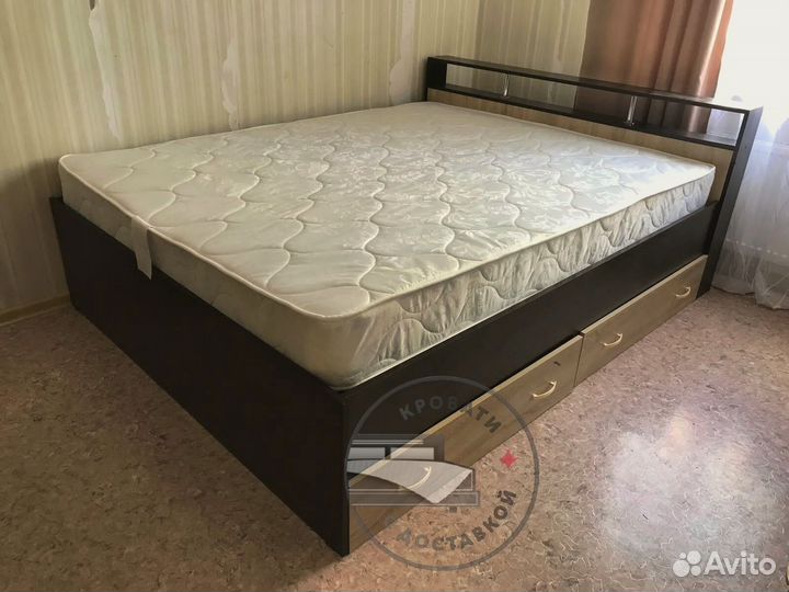 Кровать