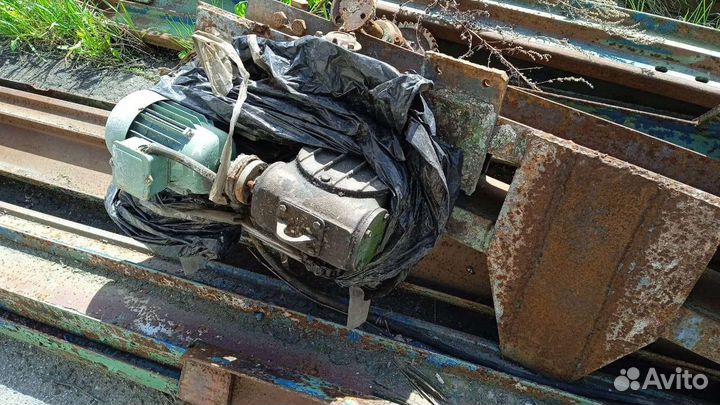 Кран-балка на 1,5-2 тонны с путями 17 м и 12 м