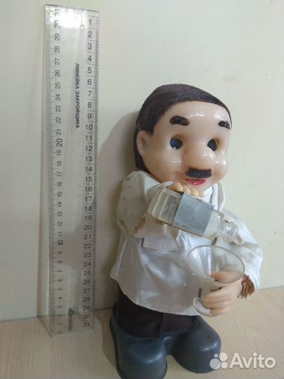 Механическая игрушка Айболит