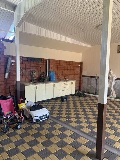 Дом 240 м² на участке 14 сот.