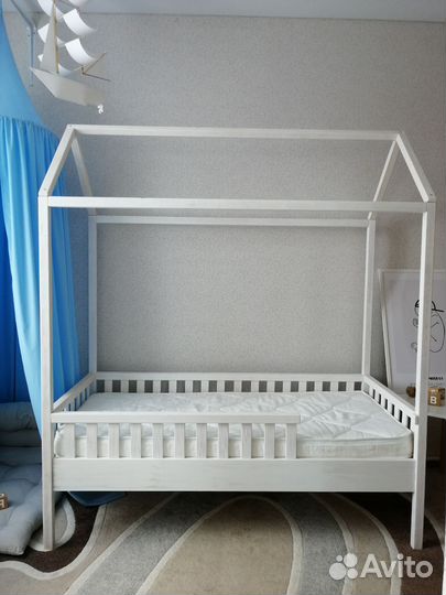 Детская кровать домик