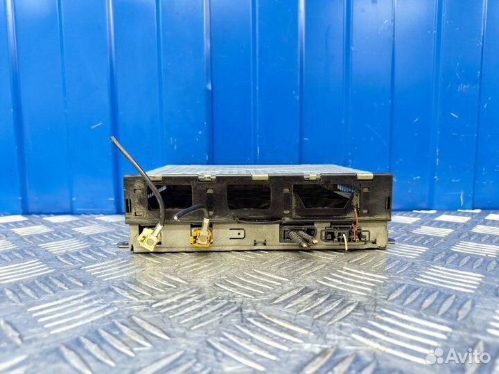 Блок управления радио Audi A8 D3 3.7 BEL 2004