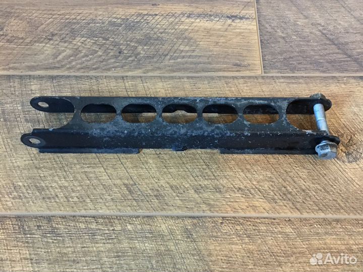 Продольный рычаг подвески BMW E87