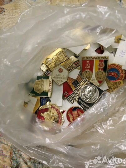 Значки 240шт