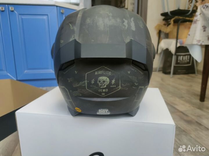 Топовый шлем Icon Airflite Mips Demo