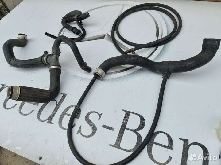 Патрубок системы охлаждения Mercedes W203