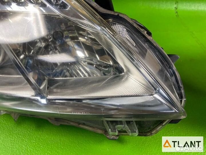 Фара передняя правая toyota prius