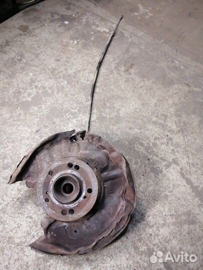 Кулак задний задний левый Mercedes-Benz E-Class