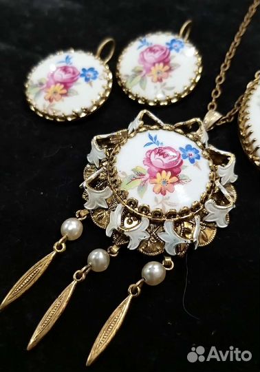 Кулон с цепочкой Розы Германия. Фарфор. Деколь