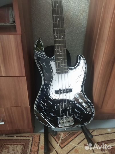 Бас гитара 4 струны, Fabio