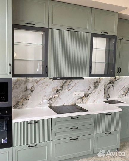 Кухня прямая с рифленым фасадом