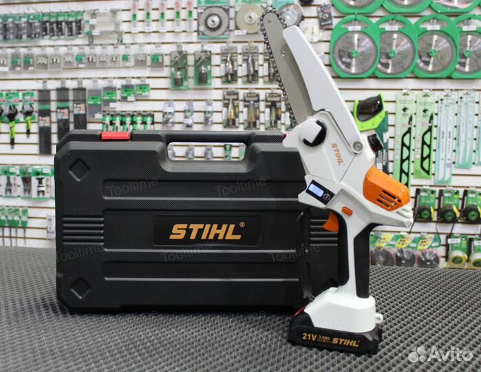 Аккумуляторная цепная пила Stihl с подсветкой