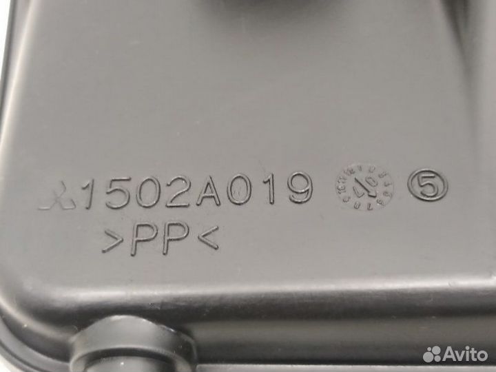 Резонатор воздушного фильтра Mitsubishi Delica D:5