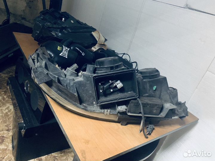 Фара левая передняя