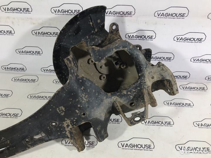 Кулак поворотный задний правый Mazda 3 BK 1.6 2006