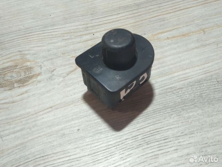 Блок управления стеклоподъемниками Пассат Б5