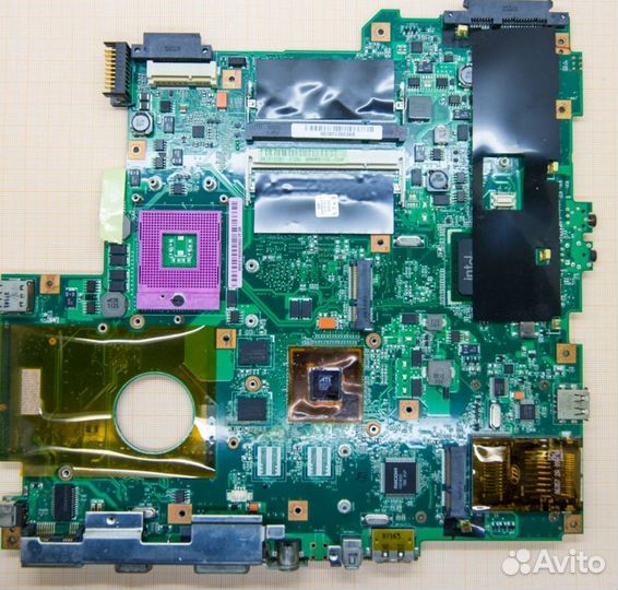 Материнская плата с процессором и памятью