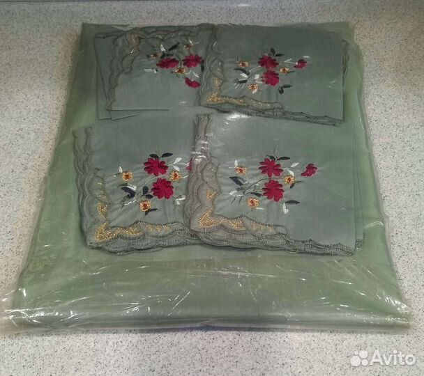 Скатерть с салфетками
