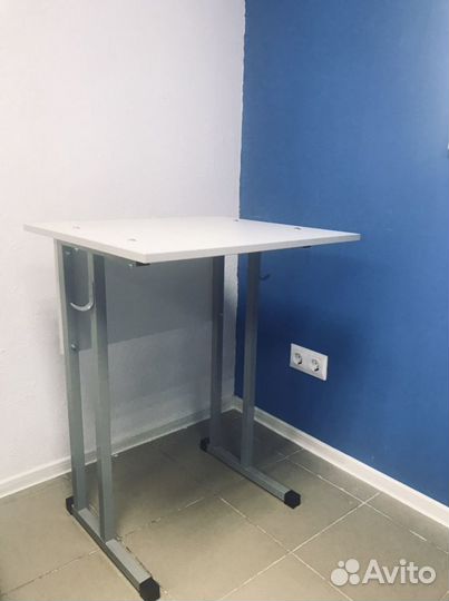 Школьная парта