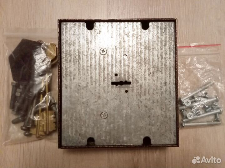 Замок гаражный накладной