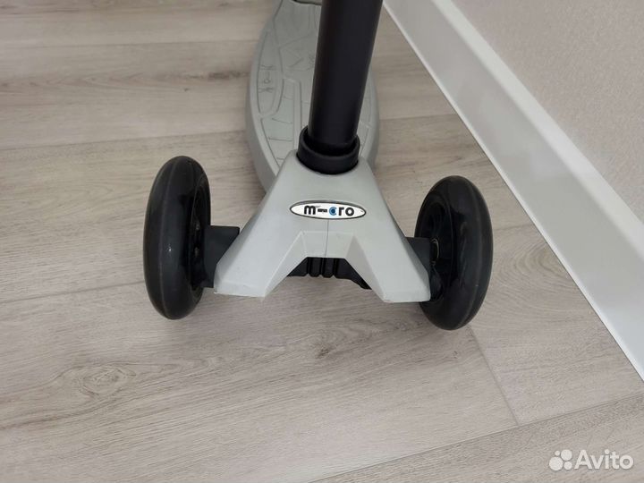 Самокат трехколесный Maxi Micro T-tube silver
